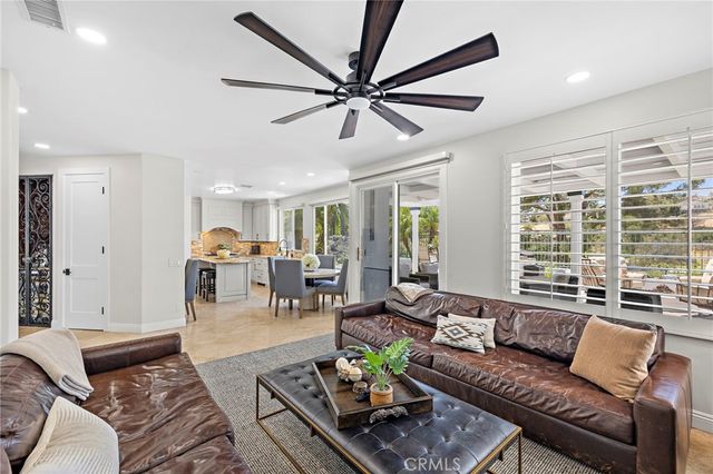 25 Golf View Drive, Rancho Santa Margarita, CA 92679