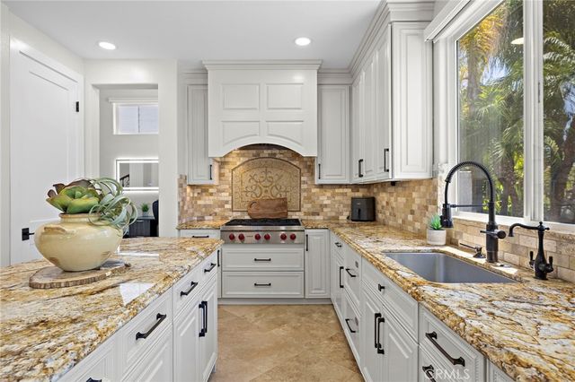 25 Golf View Drive, Rancho Santa Margarita, CA 92679