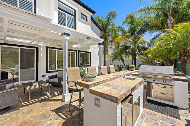 25 Golf View Drive, Rancho Santa Margarita, CA 92679