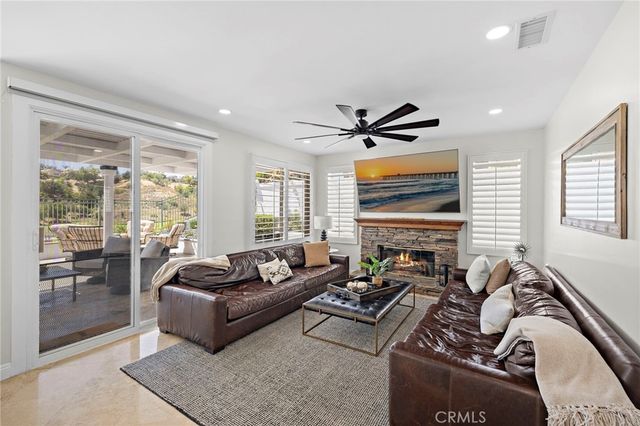 25 Golf View Drive, Rancho Santa Margarita, CA 92679