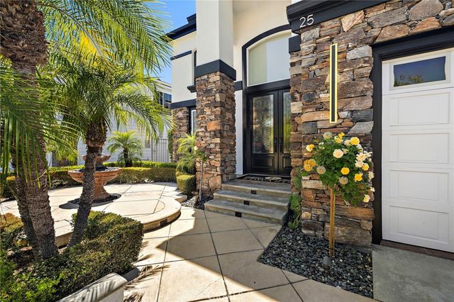 25 Golf View Drive, Rancho Santa Margarita, CA 92679