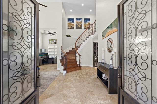 25 Golf View Drive, Rancho Santa Margarita, CA 92679