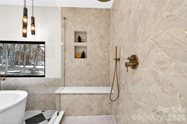 2011 E Barden Road, Charlotte, NC 28226