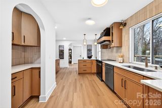 2011 E Barden Road, Charlotte, NC 28226