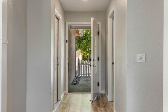 379 Shalako Dr, Oakdale, CA 95361