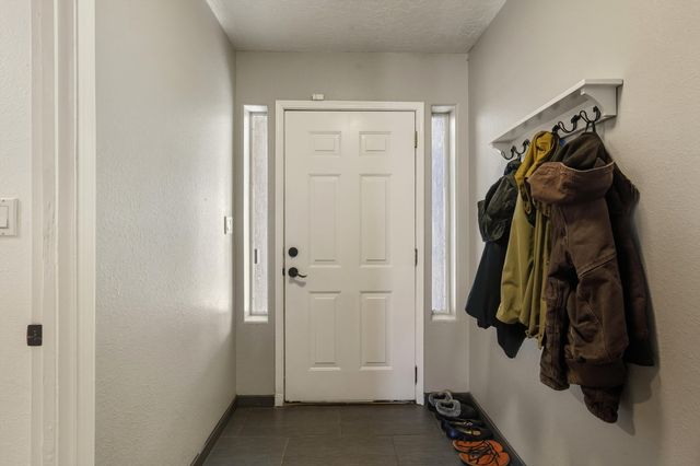 601 2nd St SW, Rio Rancho, NM 87124