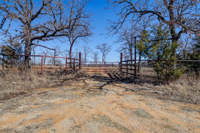 594 Carter Lake Drive, Bowie, TX 76230