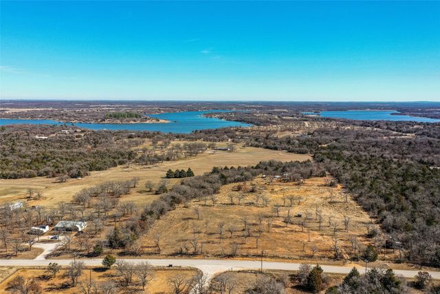 594 Carter Lake Drive, Bowie, TX 76230