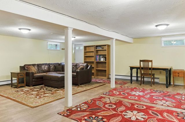 27 Pinecrest Lane, Durham, NH 03824