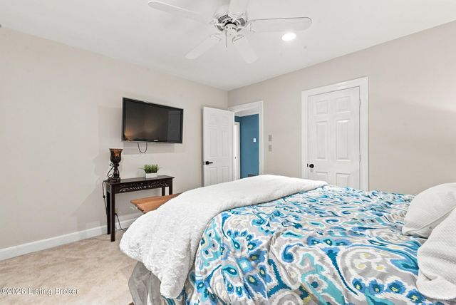 6914 Bridgepointe Blvd, Prospect, KY 40059