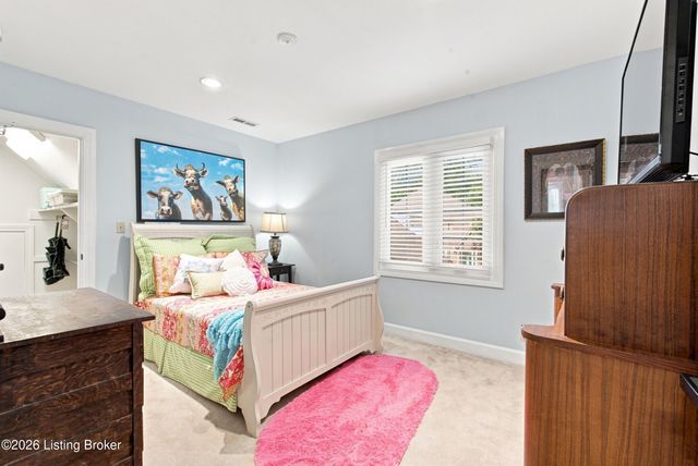 6914 Bridgepointe Blvd, Prospect, KY 40059
