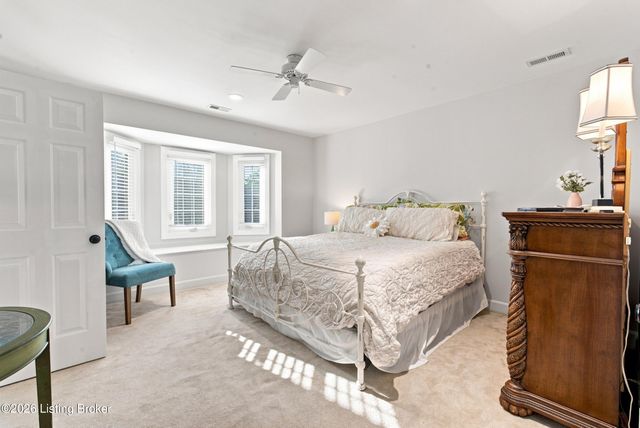 6914 Bridgepointe Blvd, Prospect, KY 40059