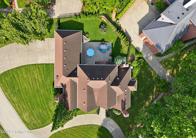6914 Bridgepointe Blvd, Prospect, KY 40059