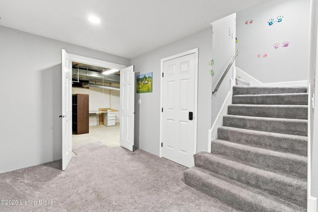 6914 Bridgepointe Blvd, Prospect, KY 40059