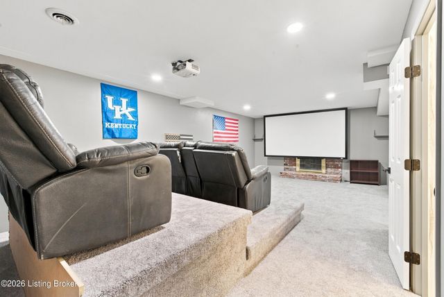 6914 Bridgepointe Blvd, Prospect, KY 40059