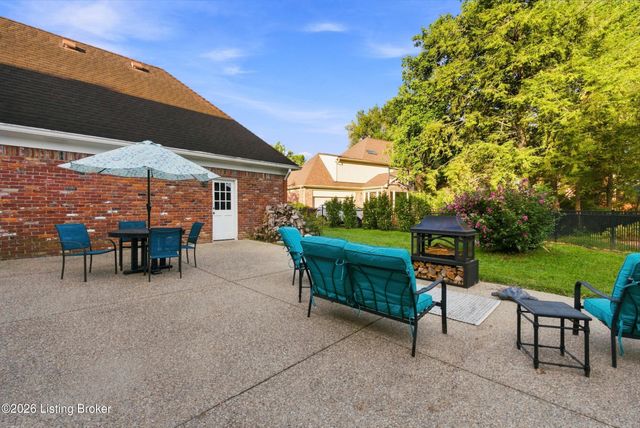 6914 Bridgepointe Blvd, Prospect, KY 40059