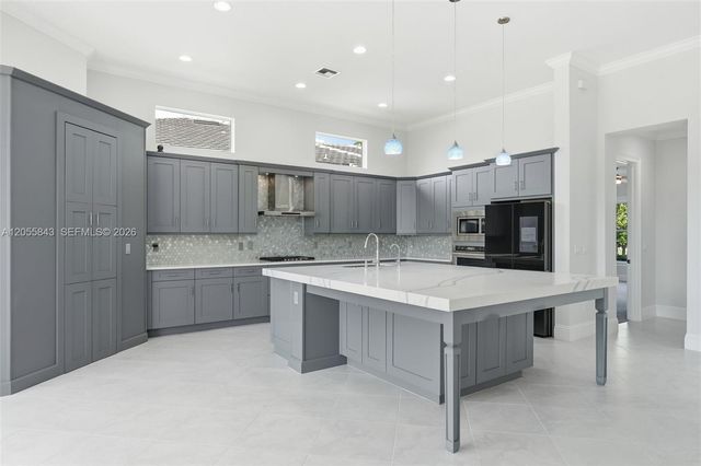 4662 Estates Cir, Westlake, FL 33470