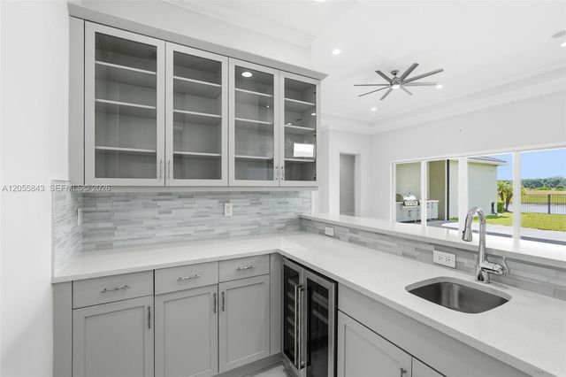 4662 Estates Cir, Westlake, FL 33470