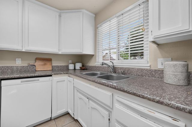 3608 Floral Dr, North Highlands, CA 95660