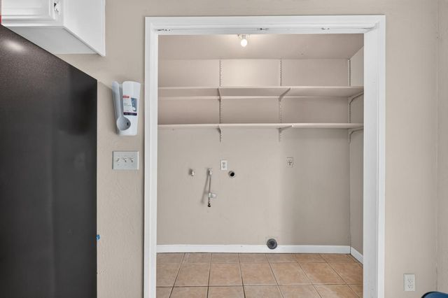 3608 Floral Dr, North Highlands, CA 95660