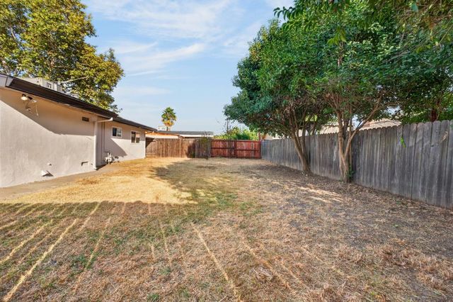 3608 Floral Dr, North Highlands, CA 95660