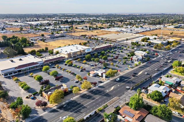 3608 Floral Dr, North Highlands, CA 95660