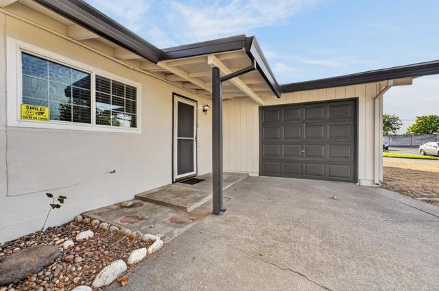 3608 Floral Dr, North Highlands, CA 95660