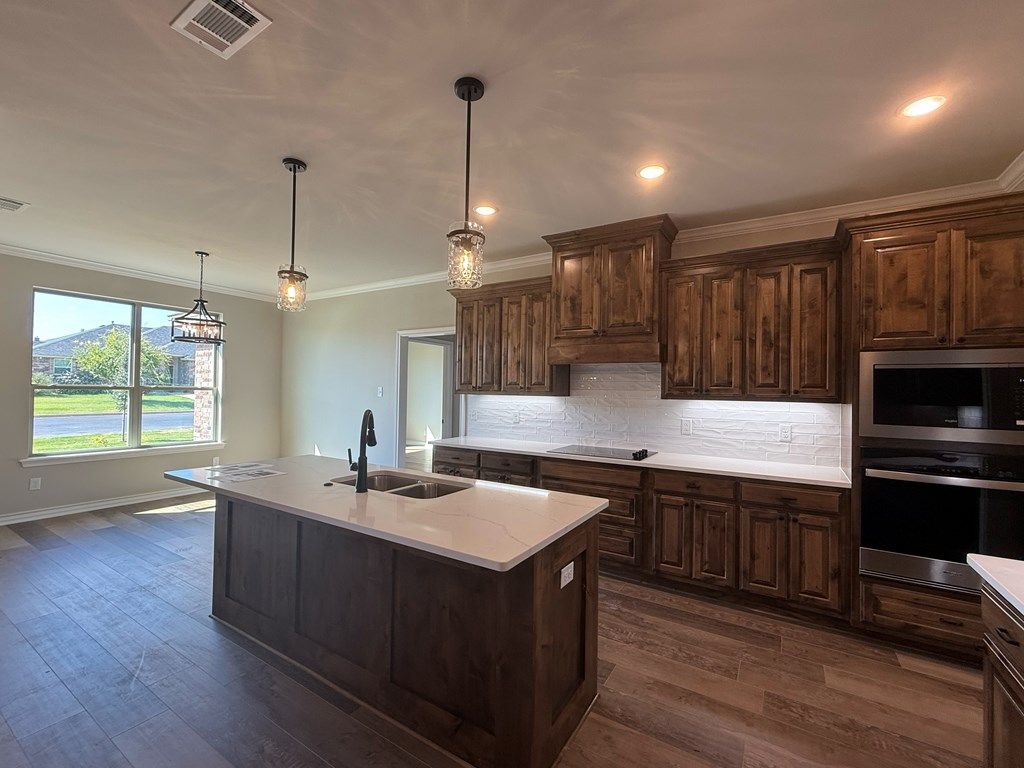 Image 3 of property listing at 5005 Scarlet Oak Lane, San Angelo, TX 76904