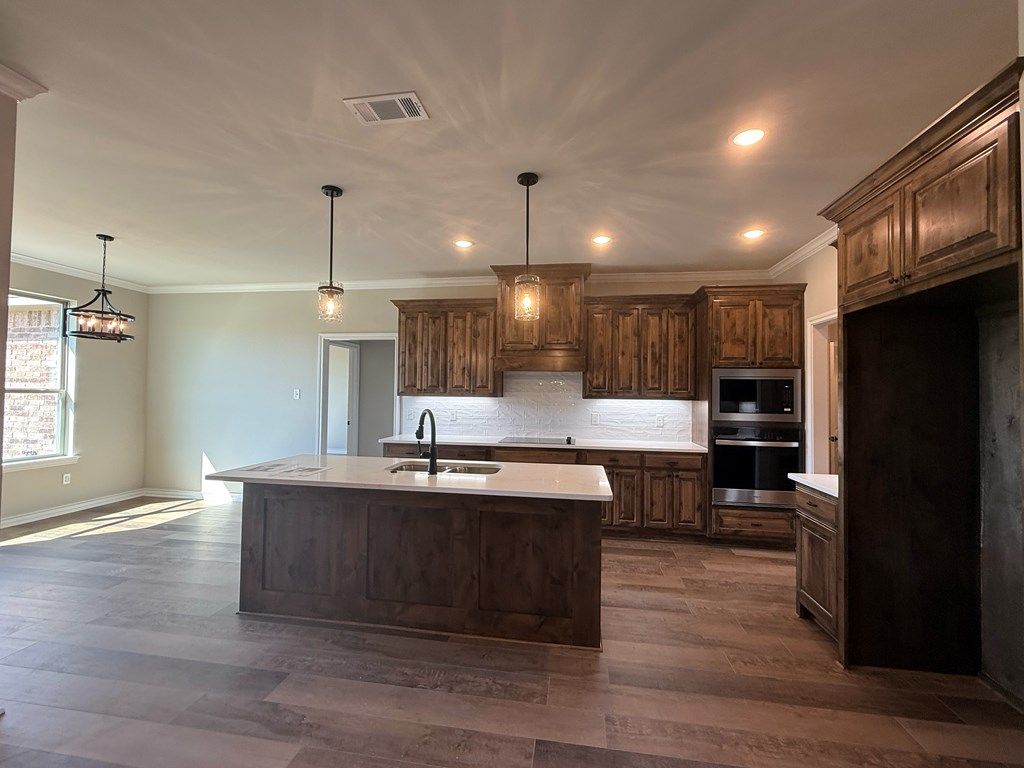 Image 7 of property listing at 5005 Scarlet Oak Lane, San Angelo, TX 76904