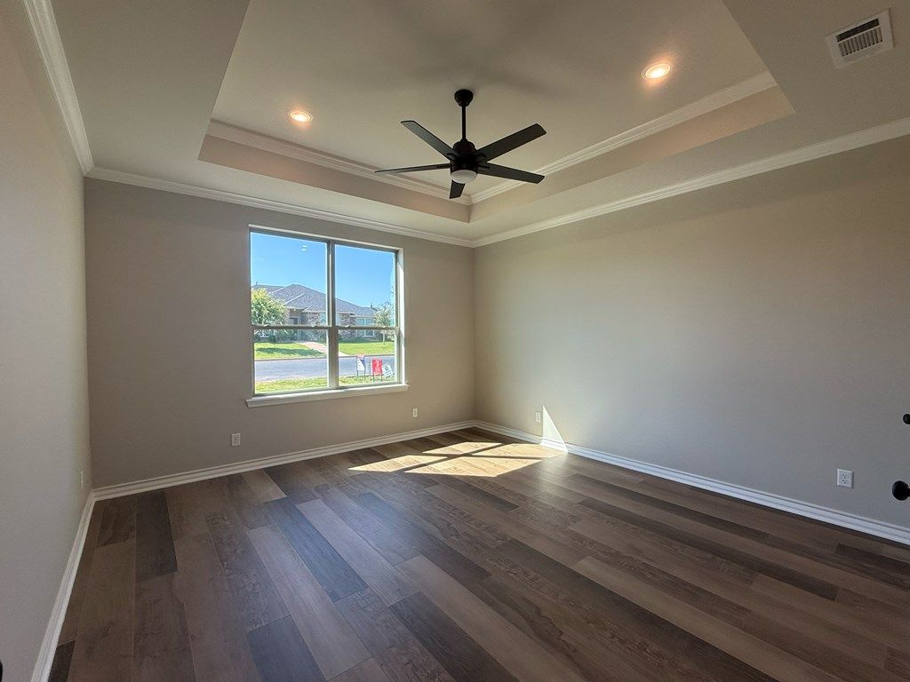 Image 8 of property listing at 5005 Scarlet Oak Lane, San Angelo, TX 76904