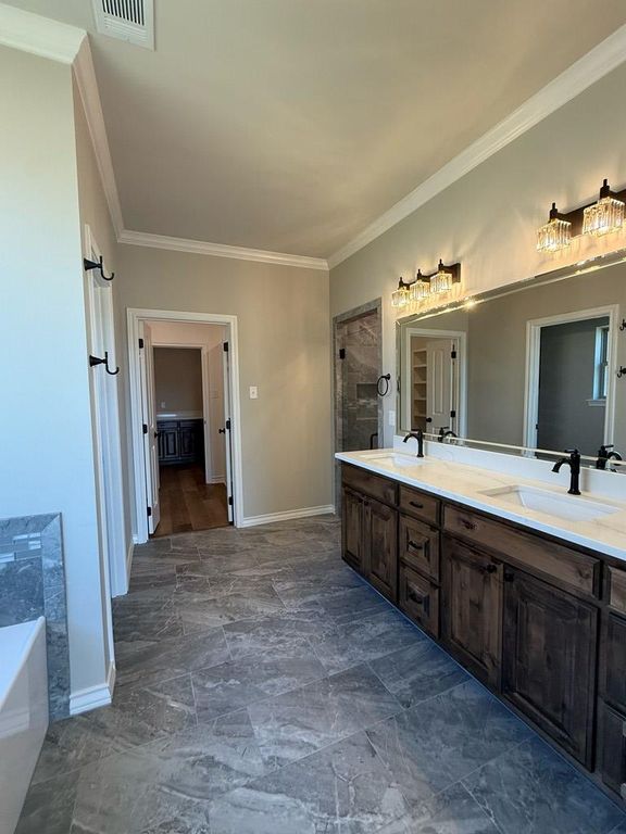 Image 9 of property listing at 5005 Scarlet Oak Lane, San Angelo, TX 76904