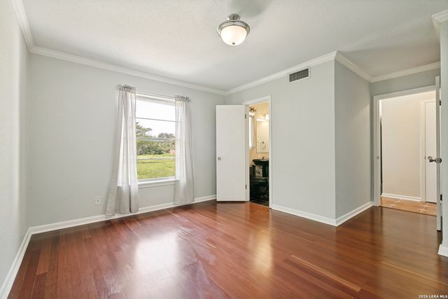 715 E SUNSHINE DR, San Antonio, TX 78228