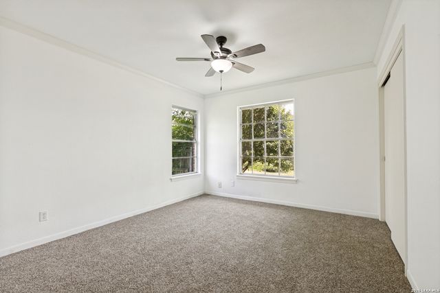 715 E SUNSHINE DR, San Antonio, TX 78228