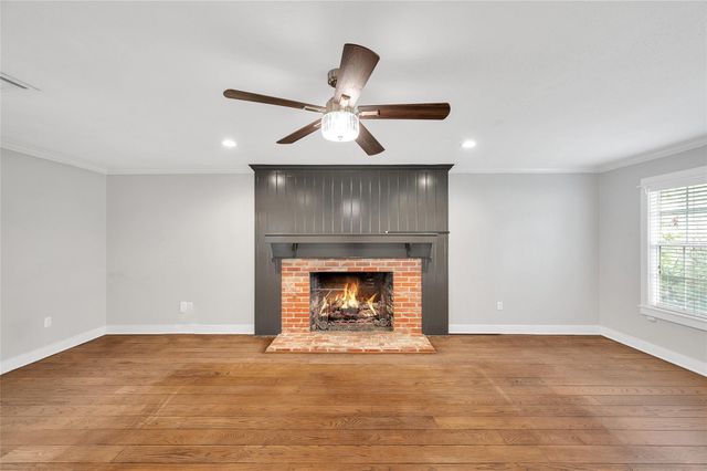 738 Stone Mountain Drive, Conroe, TX 77302