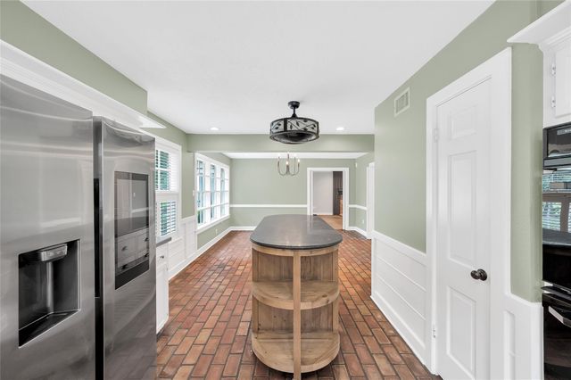 738 Stone Mountain Drive, Conroe, TX 77302