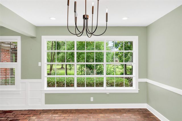 738 Stone Mountain Drive, Conroe, TX 77302