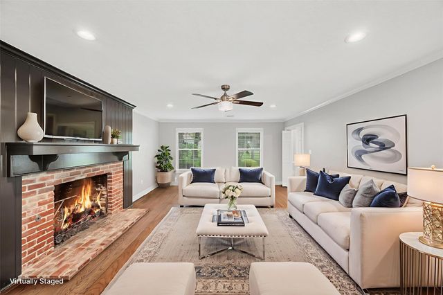 738 Stone Mountain Drive, Conroe, TX 77302