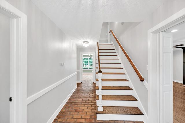 738 Stone Mountain Drive, Conroe, TX 77302
