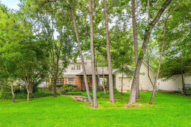 738 Stone Mountain Drive, Conroe, TX 77302