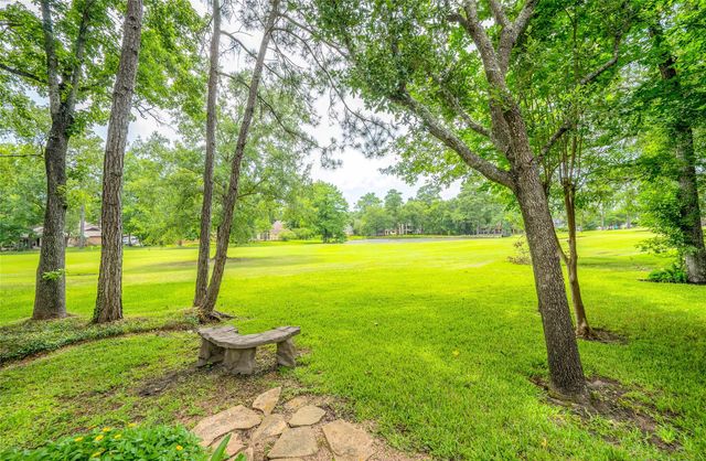 738 Stone Mountain Drive, Conroe, TX 77302