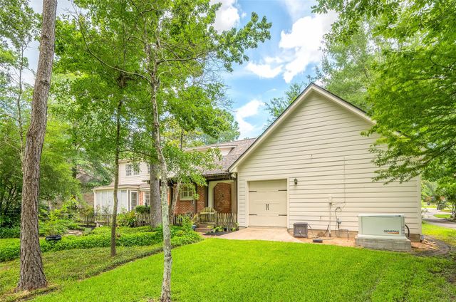 738 Stone Mountain Drive, Conroe, TX 77302