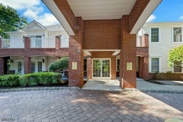 100 Ridgewood Rd 215, Washington Twp., NJ 07676