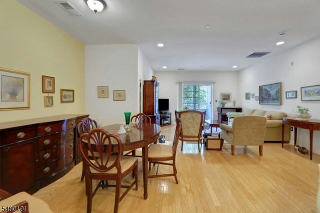 100 Ridgewood Rd 215, Washington Twp., NJ 07676