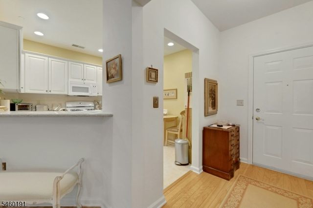 100 Ridgewood Rd 215, Washington Twp., NJ 07676