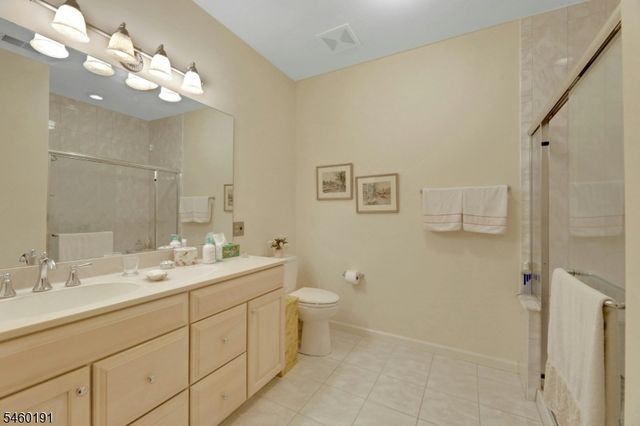 100 Ridgewood Rd 215, Washington Twp., NJ 07676