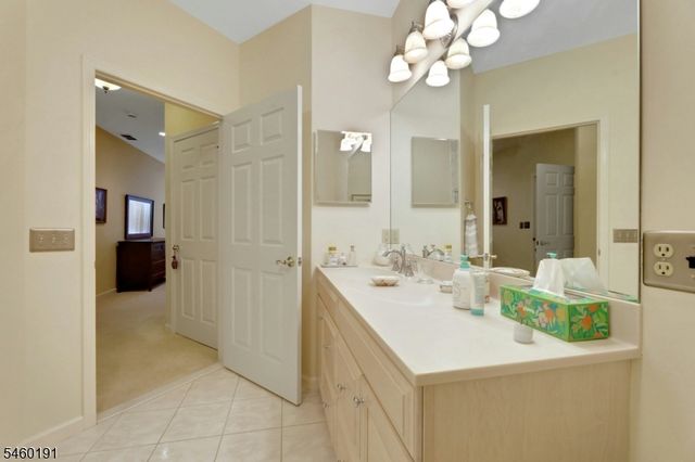100 Ridgewood Rd 215, Washington Twp., NJ 07676