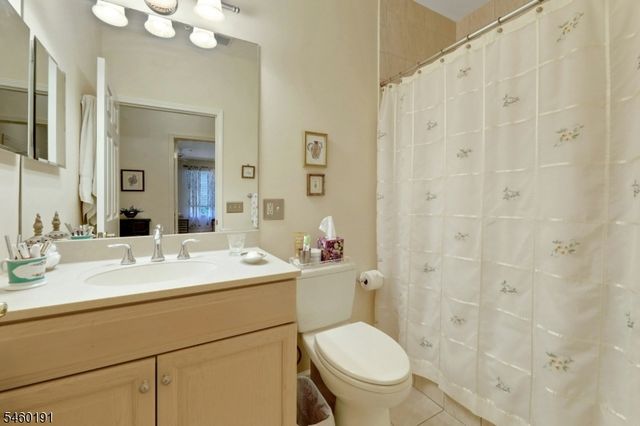 100 Ridgewood Rd 215, Washington Twp., NJ 07676
