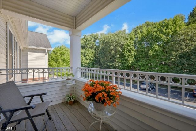 100 Ridgewood Rd 215, Washington Twp., NJ 07676