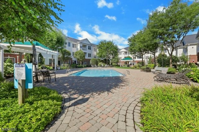 100 Ridgewood Rd 215, Washington Twp., NJ 07676