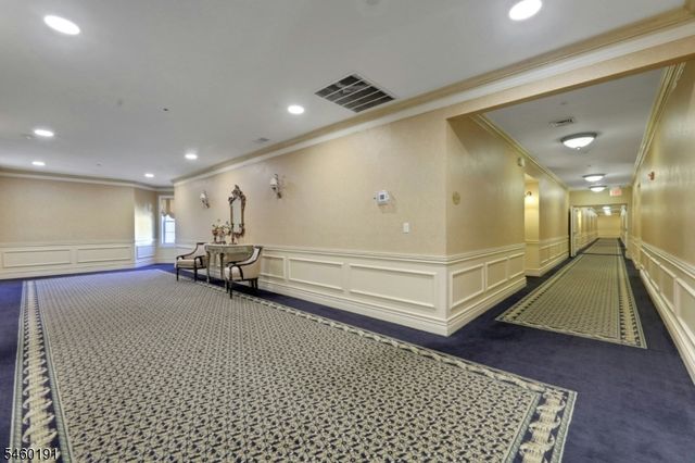 100 Ridgewood Rd 215, Washington Twp., NJ 07676